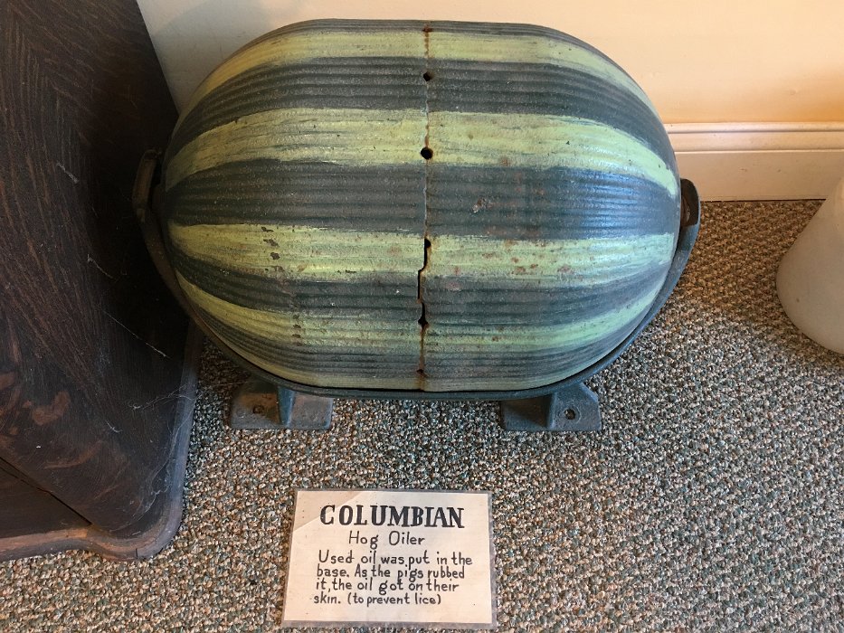 237-Hog oiler, rotates.jpg